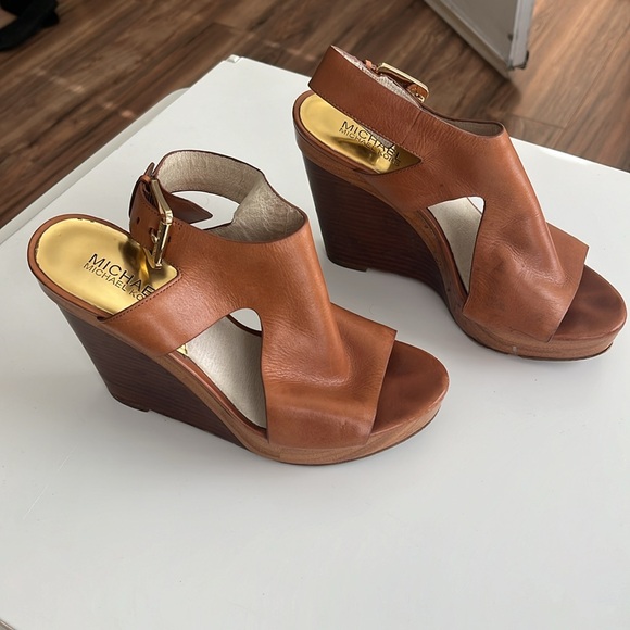 Michael Kors Josephine wedges - Picture 6 of 8